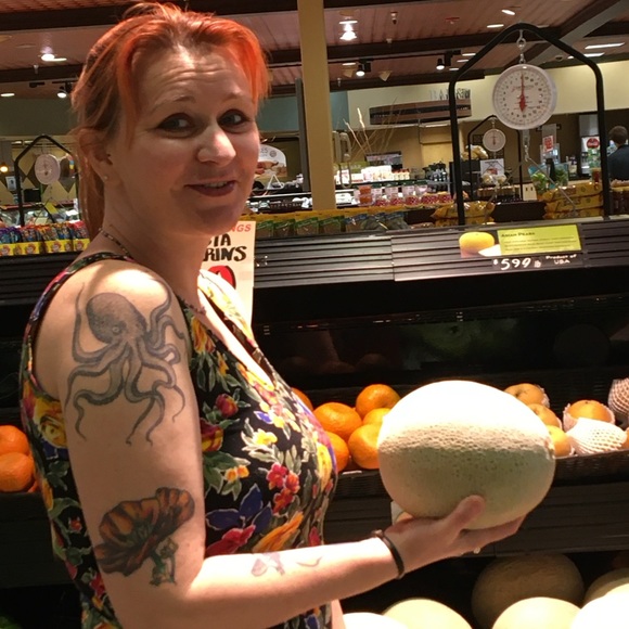 Meet your Posher, Beth - Picture 7 of 11